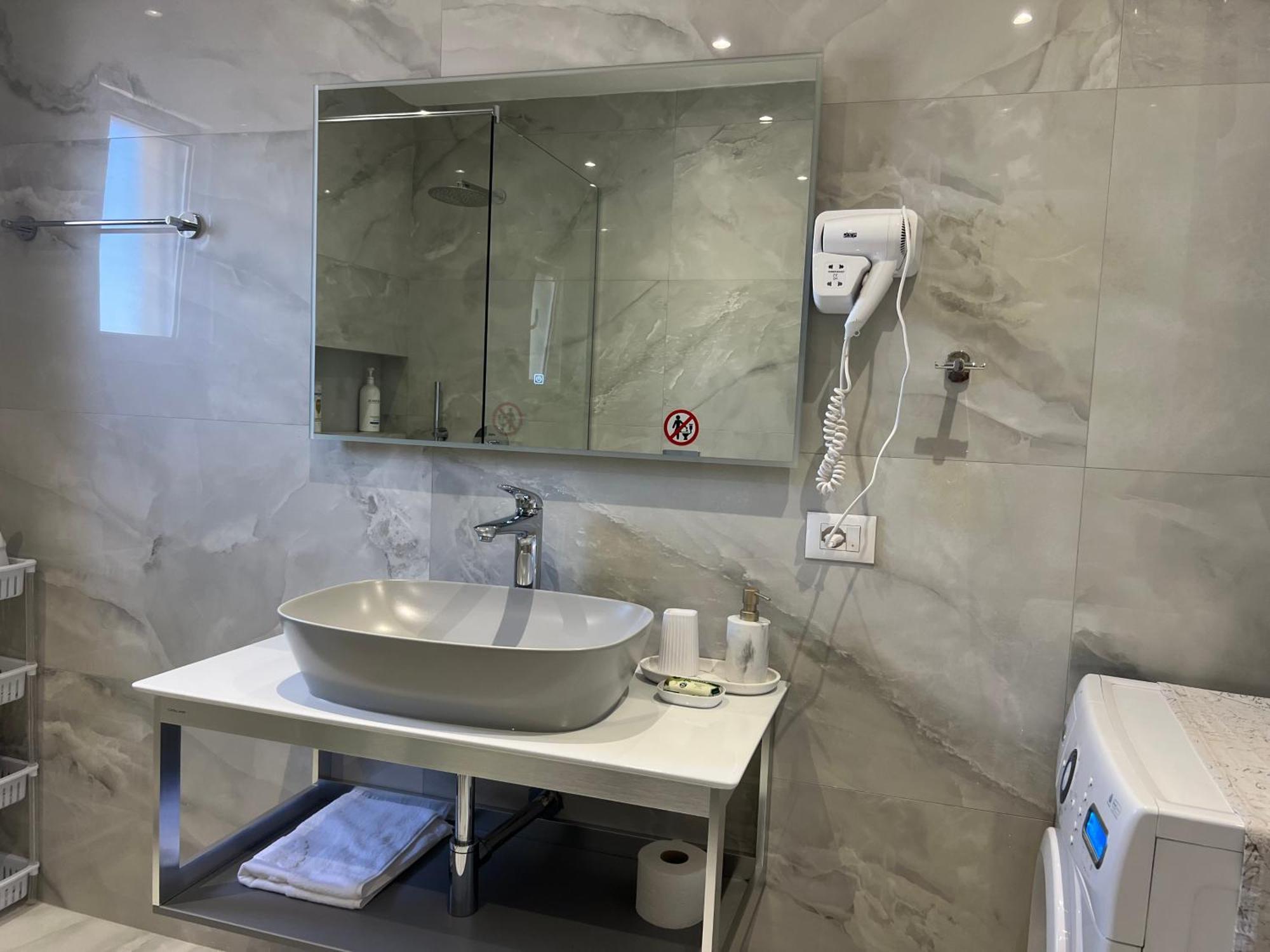 Center View Luxury Apartment Tiran Dış mekan fotoğraf